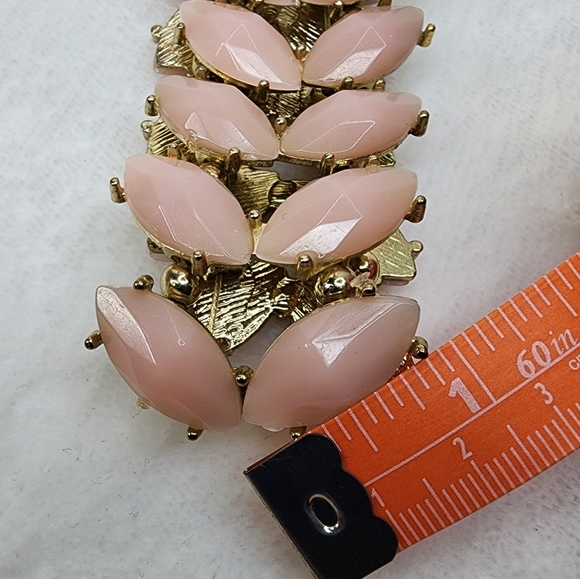 Vintage Stretch Bracelet Linked Pink Acrylic Gems with Gold Tone Metal 9" - Picture 12 of 13